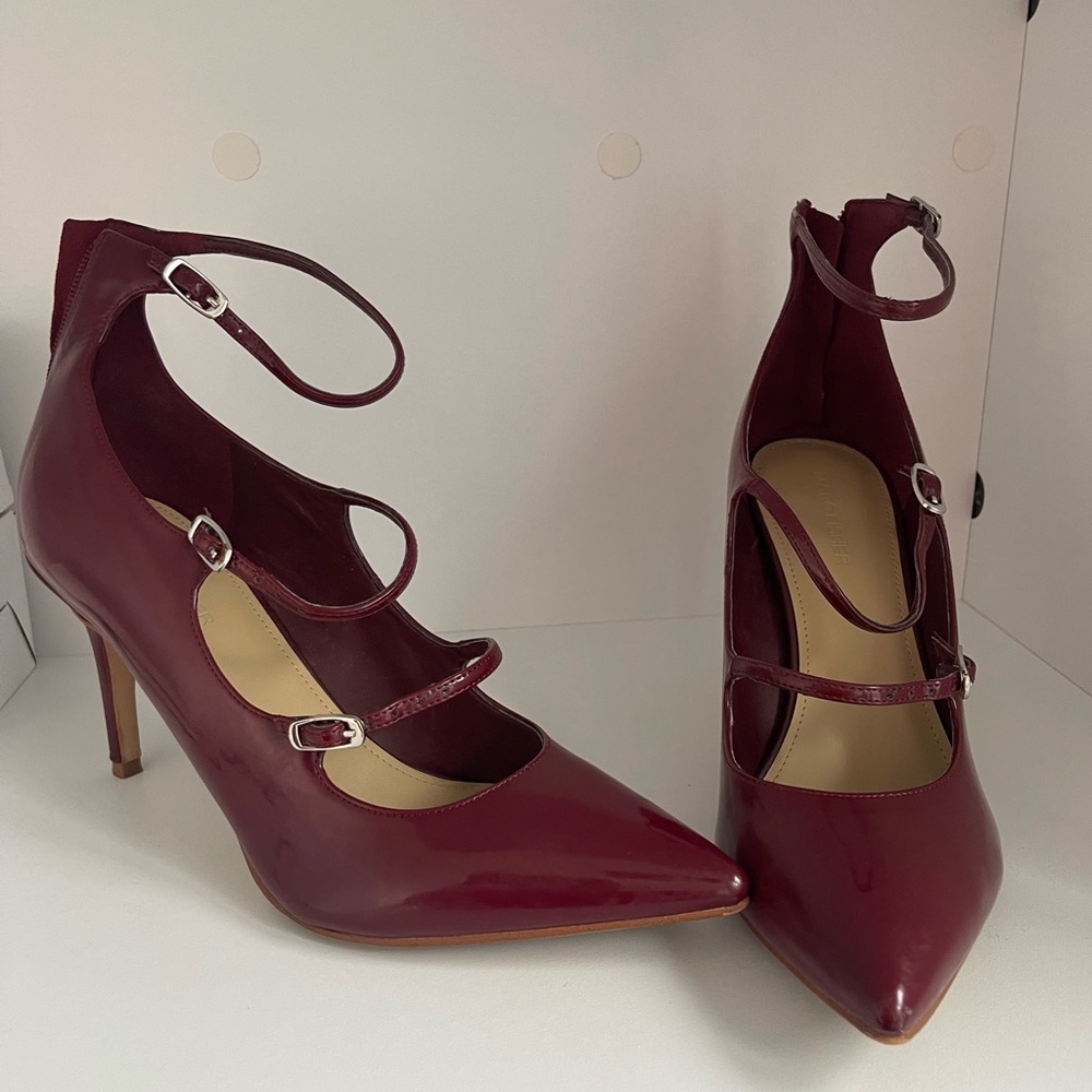 Nine West deep red pump with zip back size 10